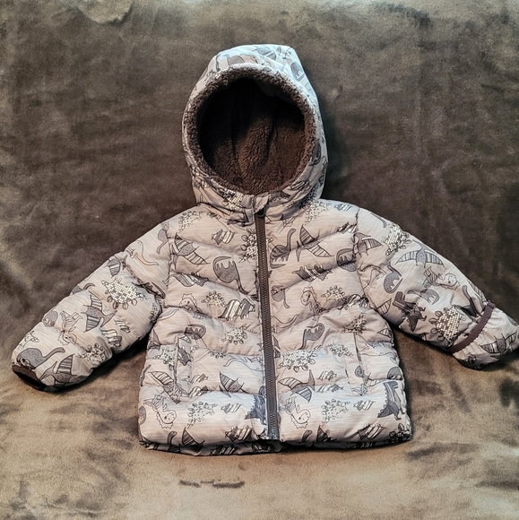 🩷 3/$15 Boys (18M) Winter Puffer Jacket with Hood with a cute Dinosaur Print - Picture 1 of 7
